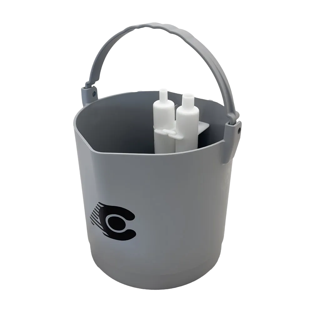 Suction pump cleaning bucket